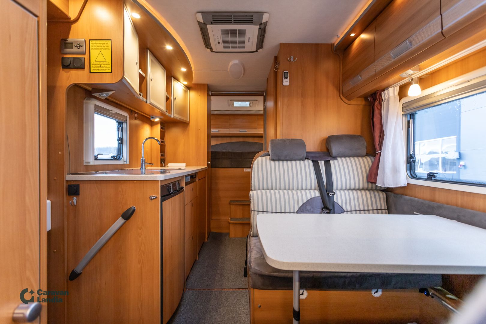 Kuva 7, Dethleffs Advantage A 6971 3.0 Mjet 160hv ** ALDE, PARIVUODE, ISO-PÖYTÄRYHMÄ, 2X ILMASTOINTI **