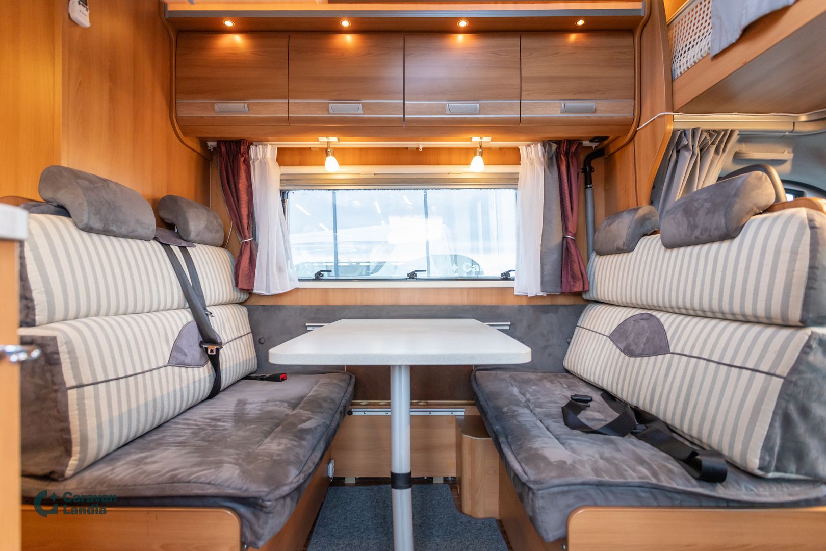 Kuva 8, Dethleffs Advantage A 6971 3.0 Mjet 160hv ** ALDE, PARIVUODE, ISO-PÖYTÄRYHMÄ, 2X ILMASTOINTI **