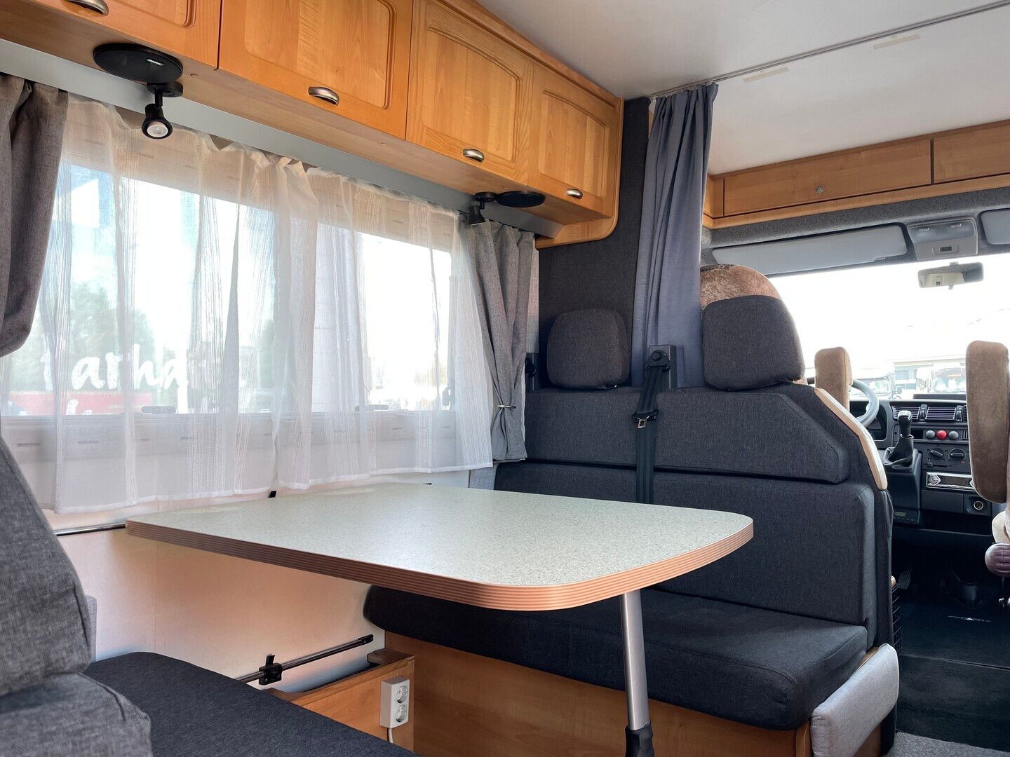Kuva 8, Burstner T 604 2.8 idTD, 120hv ** ALDE, MARKIISI, PARIVUODE **