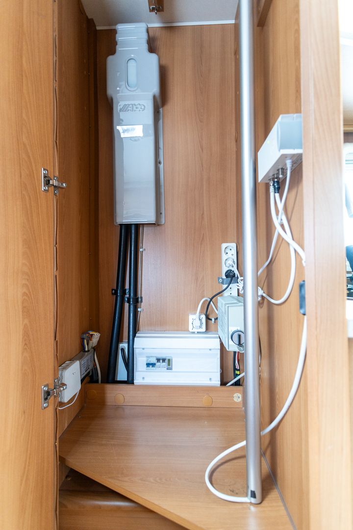 Kuva 29, Dethleffs Advantage T 6501 B 2.3 Mjet 130hv ** WEBASTO, ALDE (KAASU/SÄHKÖ), PITKITTÄINEN PARIVUODE **