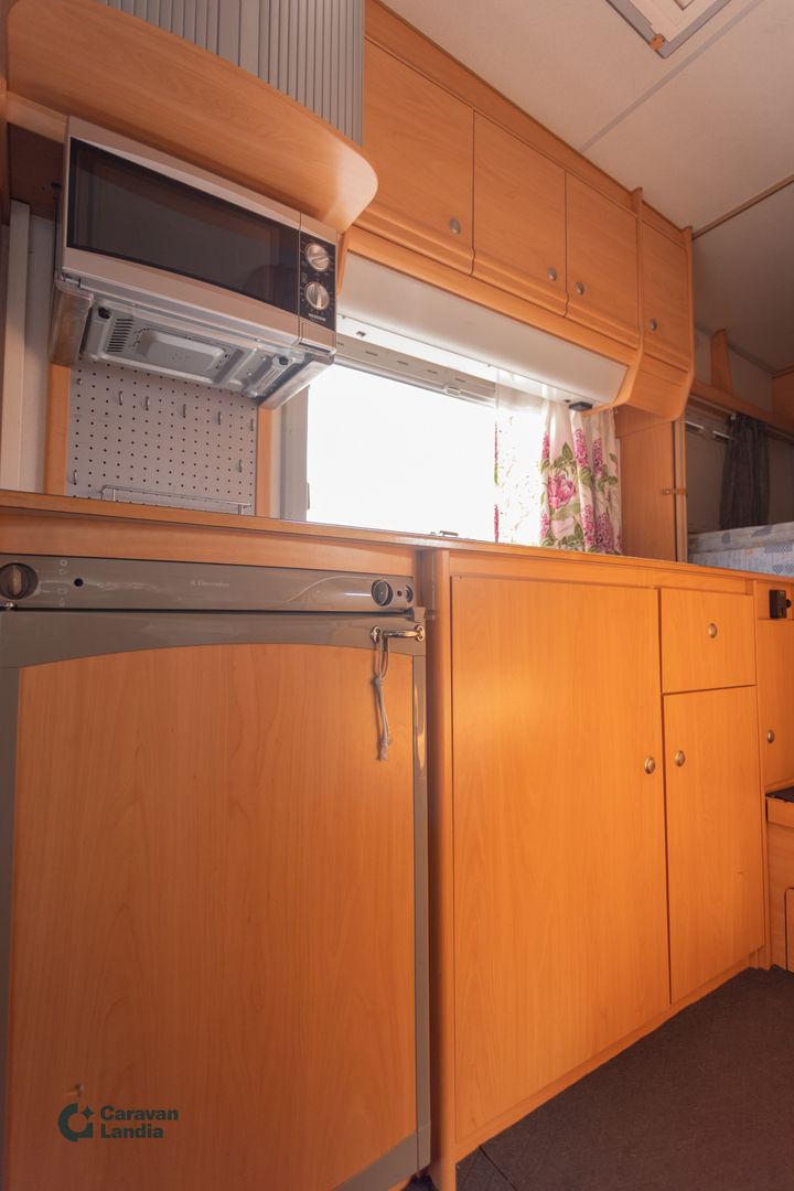 Kuva 9, Weinsberg Meteor 2.8 idTD 120hv ** TRUMA, MARKIISI **