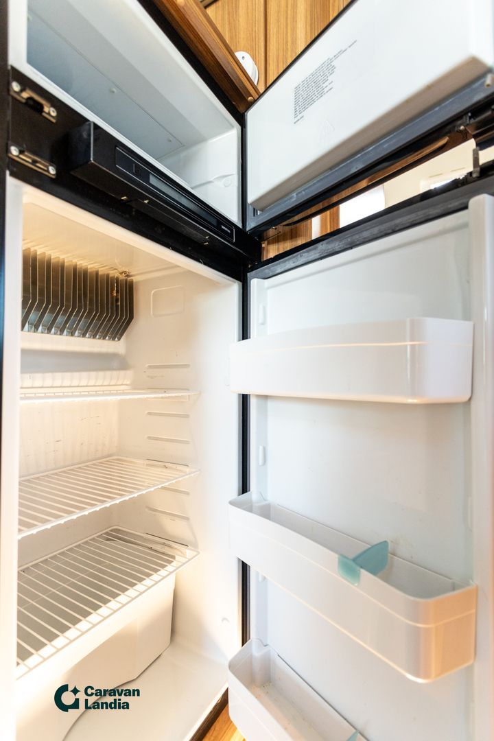 Carado T 449 2.3 Mjet 150hv ** TRUMA (KAASU/SÄHKÖ), SAAREKEVUODE, HUBBET LASKUVUODE **, kuva 12