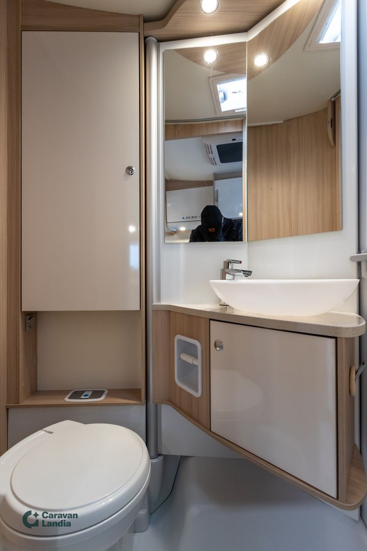 Burstner Ixeo Time IT 726 G 2.0 BlueHDi 160hv ** TRUMA-SÄHKÖPATRUUNA, ERILLISVUOTEET, SÄHKÖ-HUBBET, 2X ILMASTOINTI **, kuva 11