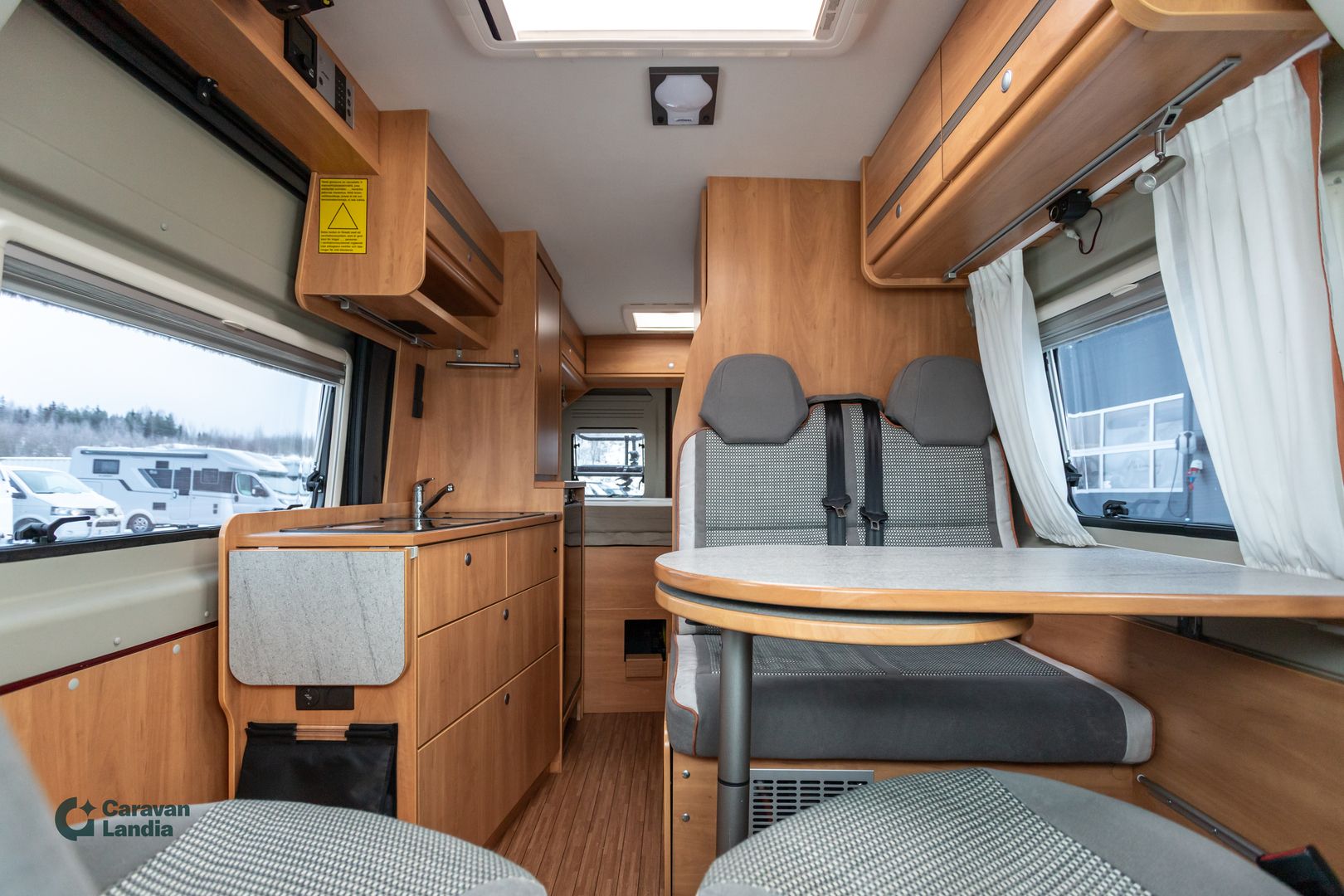 PöSsl 2 WIN Plus 2.0 BlueHDi 160hv ** TRUMA-SÄHKÖPATRUUNA, PARIVUODE, AURINKOPANEELI **, kuva 7