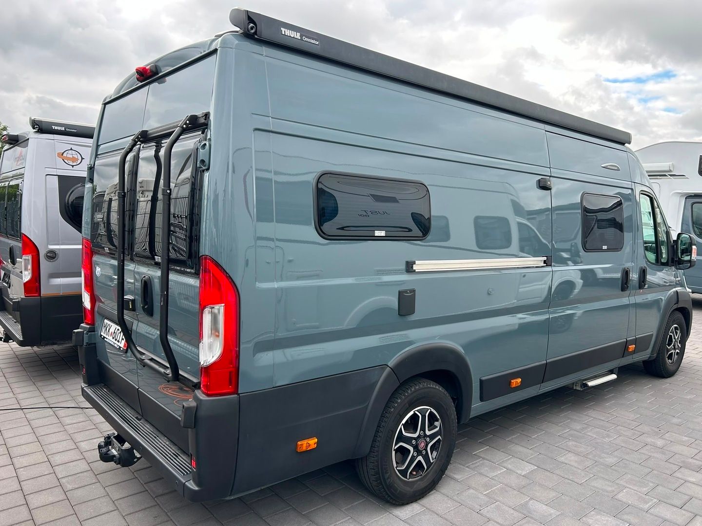 Kuva 3, Adria Twin Supremem 640 SGX 2.2 Mjet 160hv ** LASKETTAVA VUODE, TRUMA, SAAPUU PIAN, TODELLA NÄYTTÄVÄ **