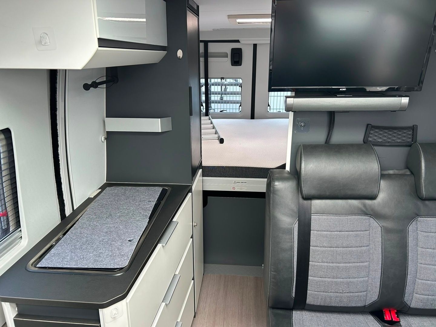 Kuva 6, Adria Twin Supremem 640 SGX 2.2 Mjet 160hv ** LASKETTAVA VUODE, TRUMA, SAAPUU PIAN, TODELLA NÄYTTÄVÄ **