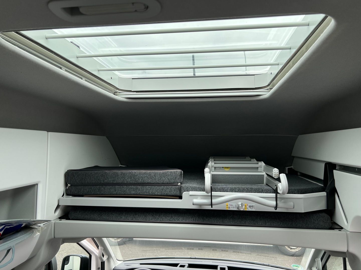 Kuva 7, Volkswagen Grand California 600 2.0 TDI 174hv ** JUURI SAAPUNUT, VUOTEET 4:LLE, AUTOMATTI, HUIPPU VARUSTEET **