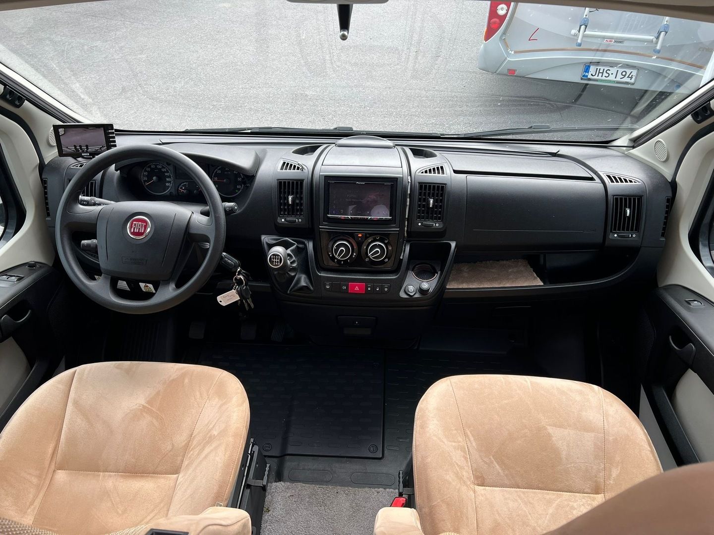 Hymer Bianco Line T 698 CL 3.0 Mjet 180hv ** SAAREKEVUODE, HUIPPU VARUSTELU, JUURI SAAPUNUT **, kuva 4