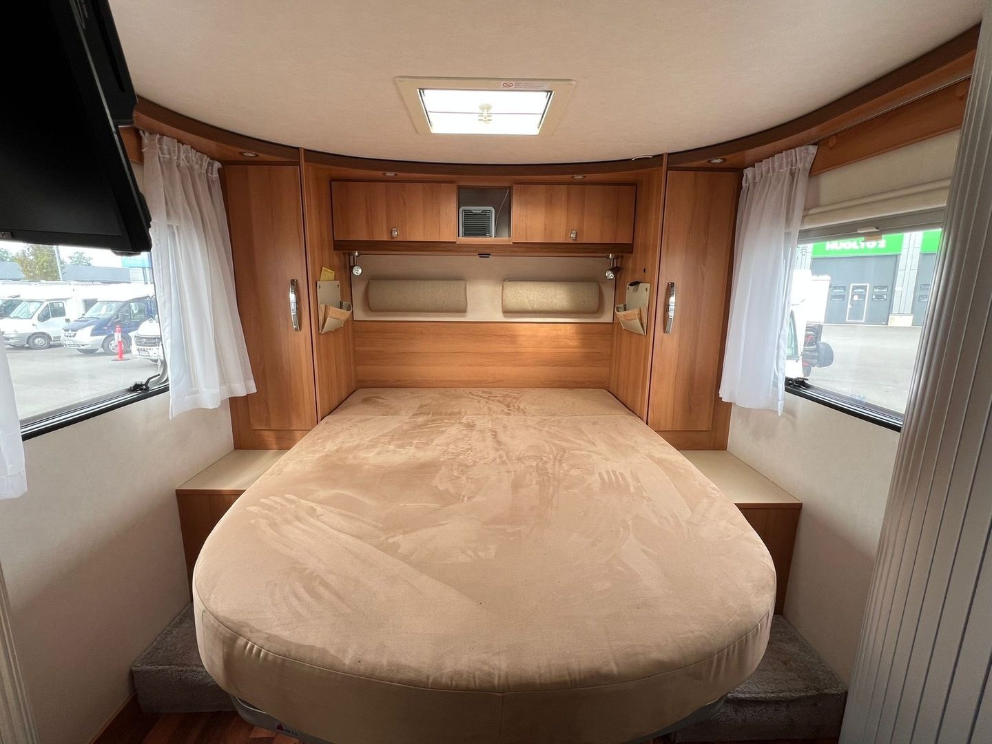Hymer Bianco Line T 698 CL 3.0 Mjet 180hv ** SAAREKEVUODE, HUIPPU VARUSTELU, JUURI SAAPUNUT **, kuva 6