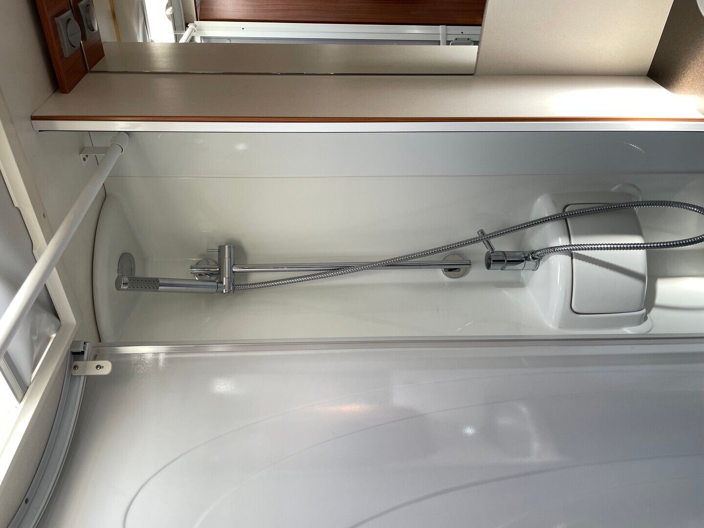 Kuva 12, Adria Compact SP 2.3 Mjet, 130hv ** TRUMA, AURINKOPANEELI, MARKIISI **