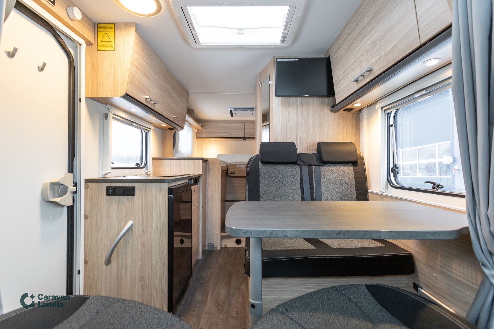 Kuva 6, Sunlight V 66 2.3 Mjet 140hv ** TRUMA-SÄHKÖPATRUUNA, ERILLISVUOTEET, MARKIISI **