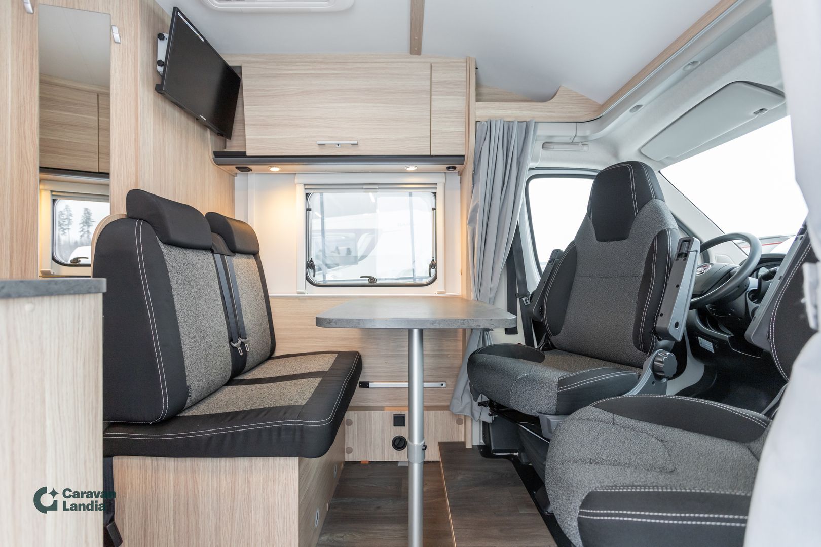 Kuva 7, Sunlight V 66 2.3 Mjet 140hv ** TRUMA-SÄHKÖPATRUUNA, ERILLISVUOTEET, MARKIISI **