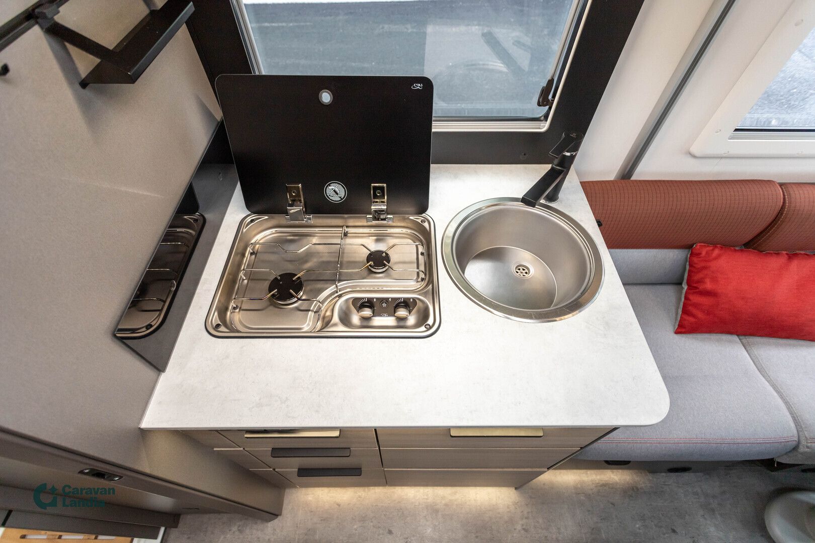 Kuva 10, Challenger X 150 Open Edition 2.2 Mjet 160hv ** WEBASTO-KESKUSLÄMMITYS, SÄHKÖ-HUBBET, TAKA-WC **