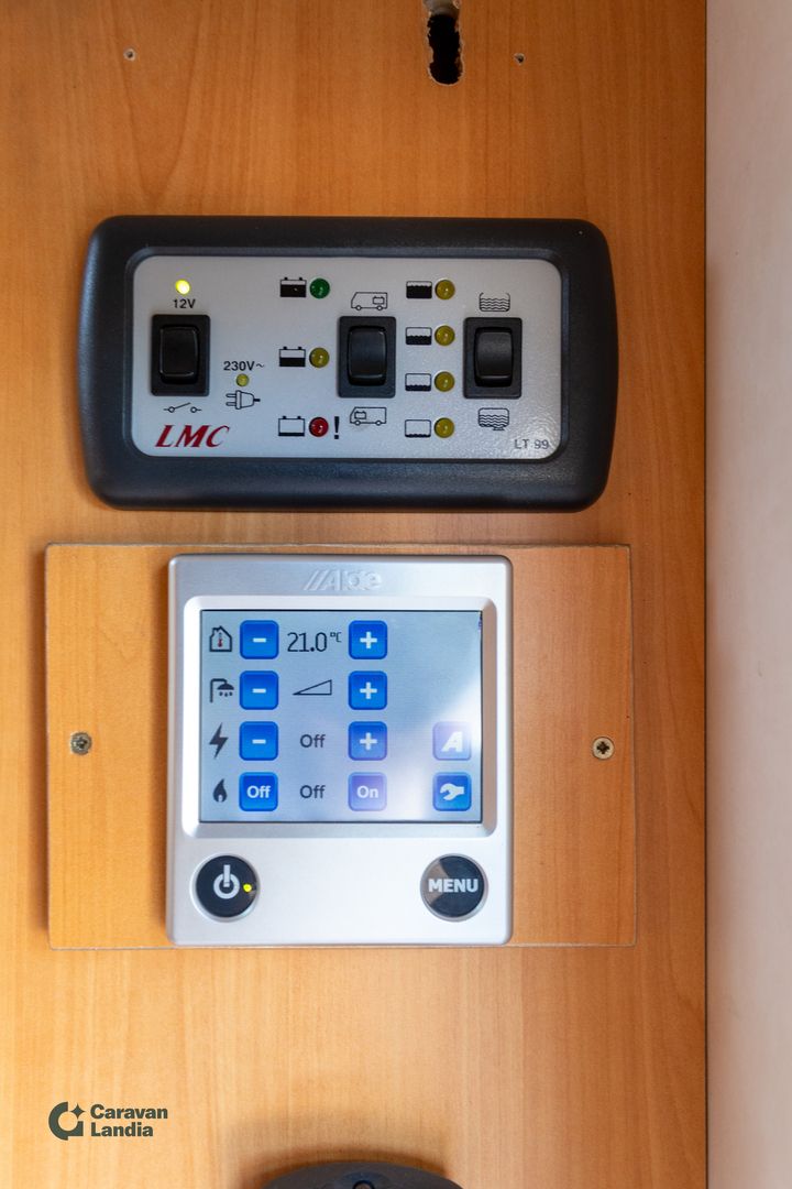 Kuva 24, Lmc Liberty 662 TI 2.8 JTD 128hv **ALDE, PARIVUODE, AURINKOPANEELI, ILMAJOUSET**