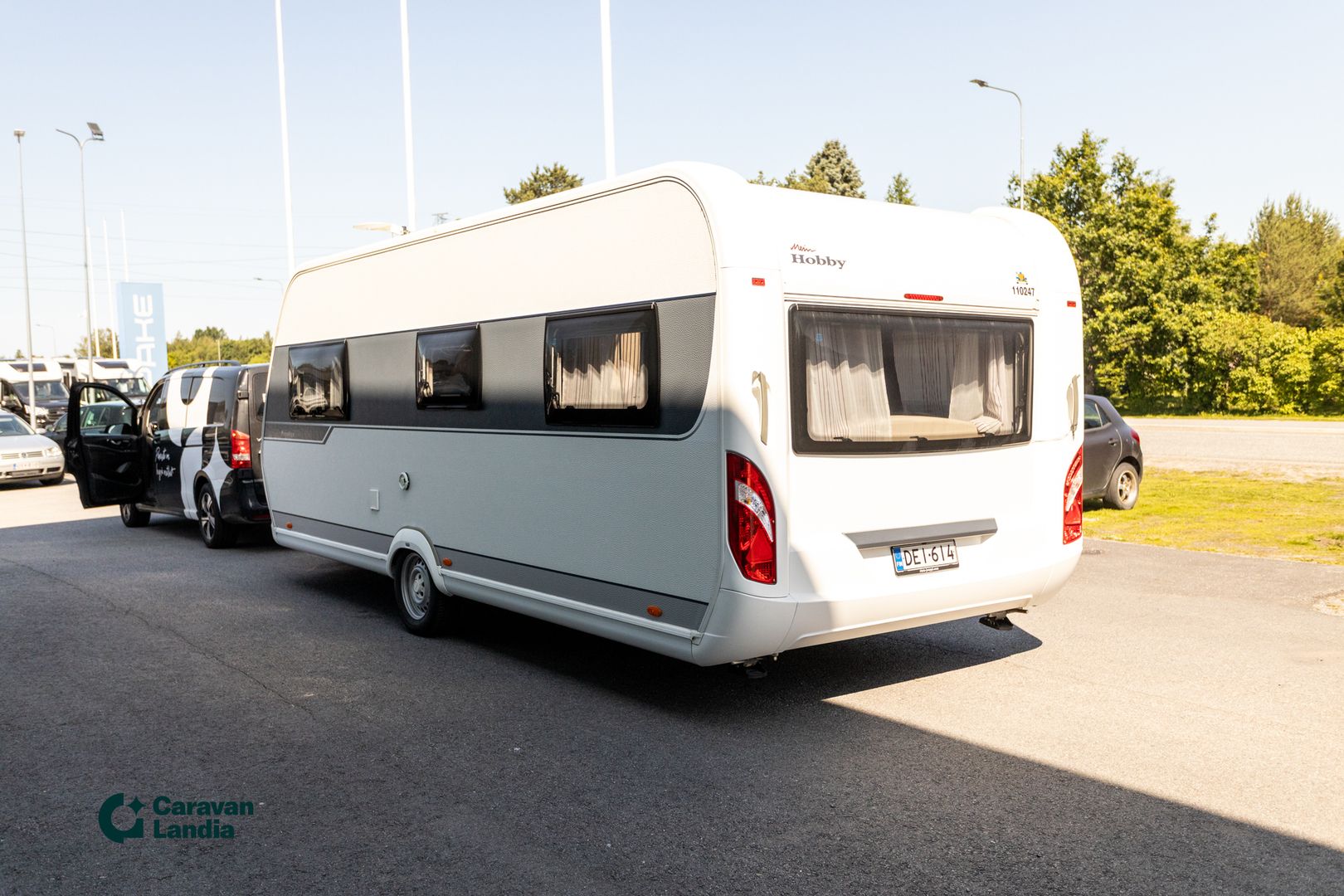 Kuva 3, Hobby 560 UL Prestige ** ALDE (KAASU/SÄHKÖ, ERILLISVUOTEET, KAASU-UUNI **