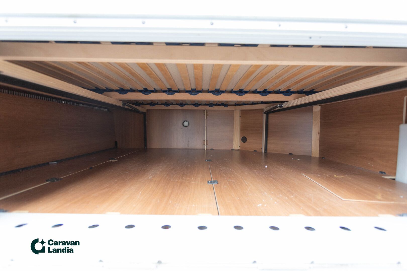 Dethleffs NOMAD 730 FKR ** ALDE, KERROSVUODE, AURINKOPANEELI **, kuva 22