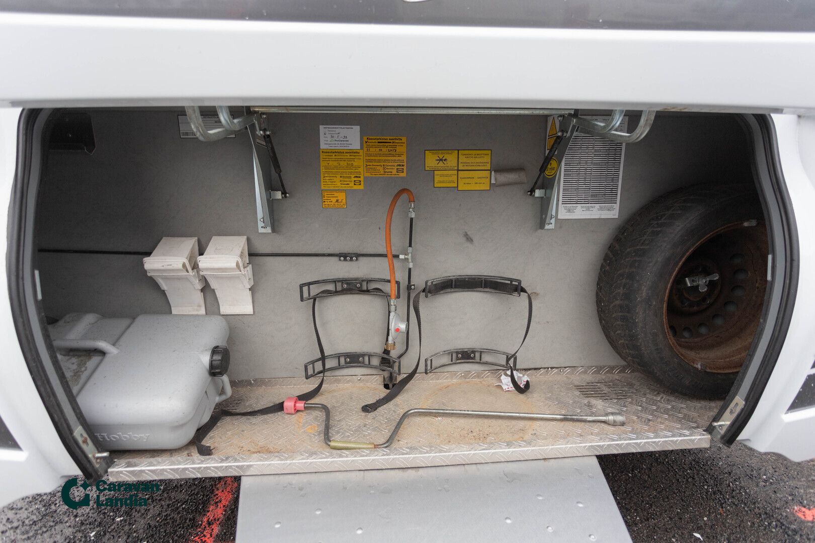 Dethleffs NOMAD 730 FKR ** ALDE, KERROSVUODE, AURINKOPANEELI **, kuva 23