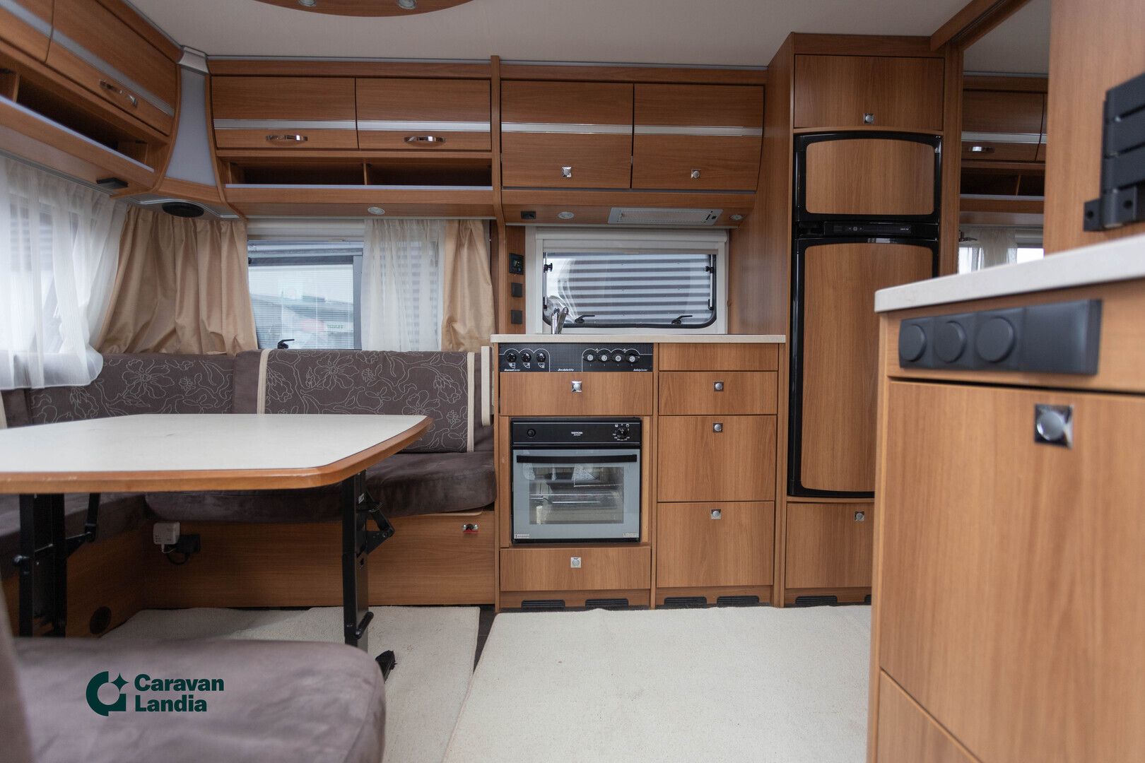 Dethleffs NOMAD 730 FKR ** ALDE, KERROSVUODE, AURINKOPANEELI **, kuva 6