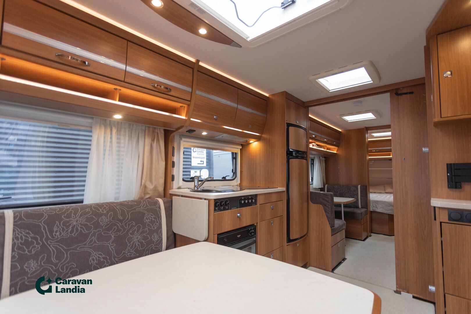 Dethleffs NOMAD 730 FKR ** ALDE, KERROSVUODE, AURINKOPANEELI **, kuva 8