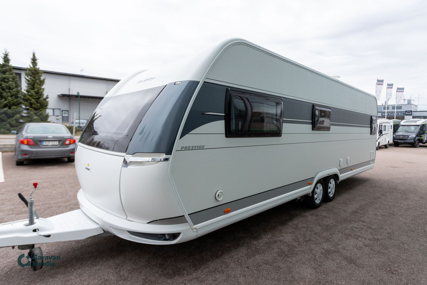 Kuva 5, Hobby 720 WQC Prestige **SAAREKEVUODE, ALDE, LATTIALÄMMITYS, MOVER, MARKIISI, TV+ANTENNI**