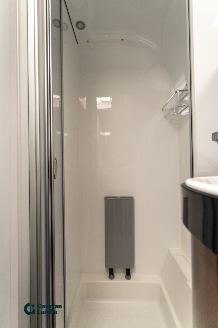 Kuva 17, Hobby 560 WLU Prestige ** ALDE, ERILLISVUOTEET, TAKA-WC **