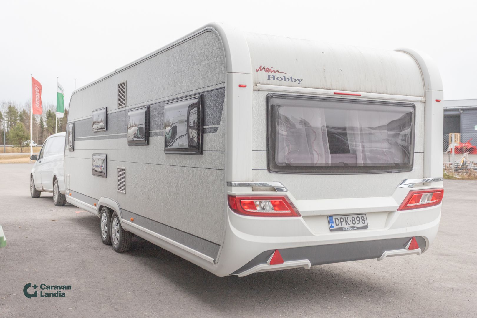 Kuva 4, Hobby 720 UKFe Prestige ** ALDE, PITKITTÄINEN PARIVUODE, KERROSSÄNKY **