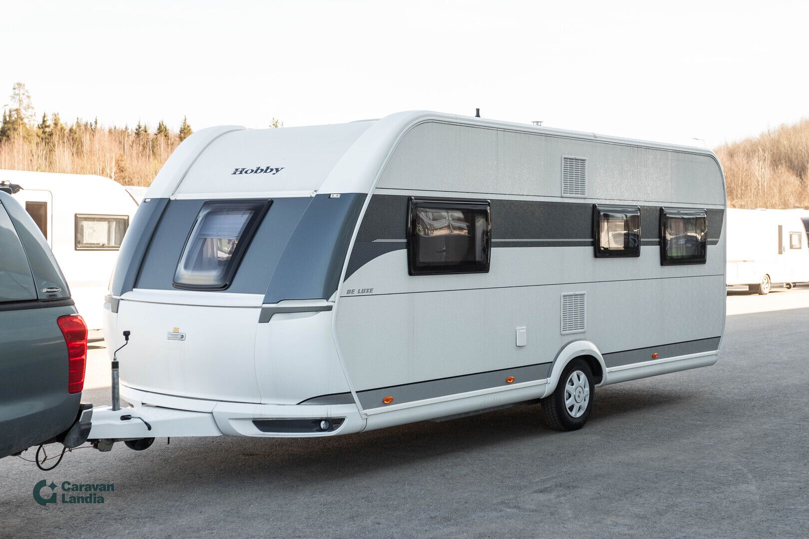 Kuva 5, Hobby Deluxe 515 UHL ** TRUMA-SÄHKÖPATRUUNA, ERILLISVUOTEET, HUBBET-YLÄVUODE **