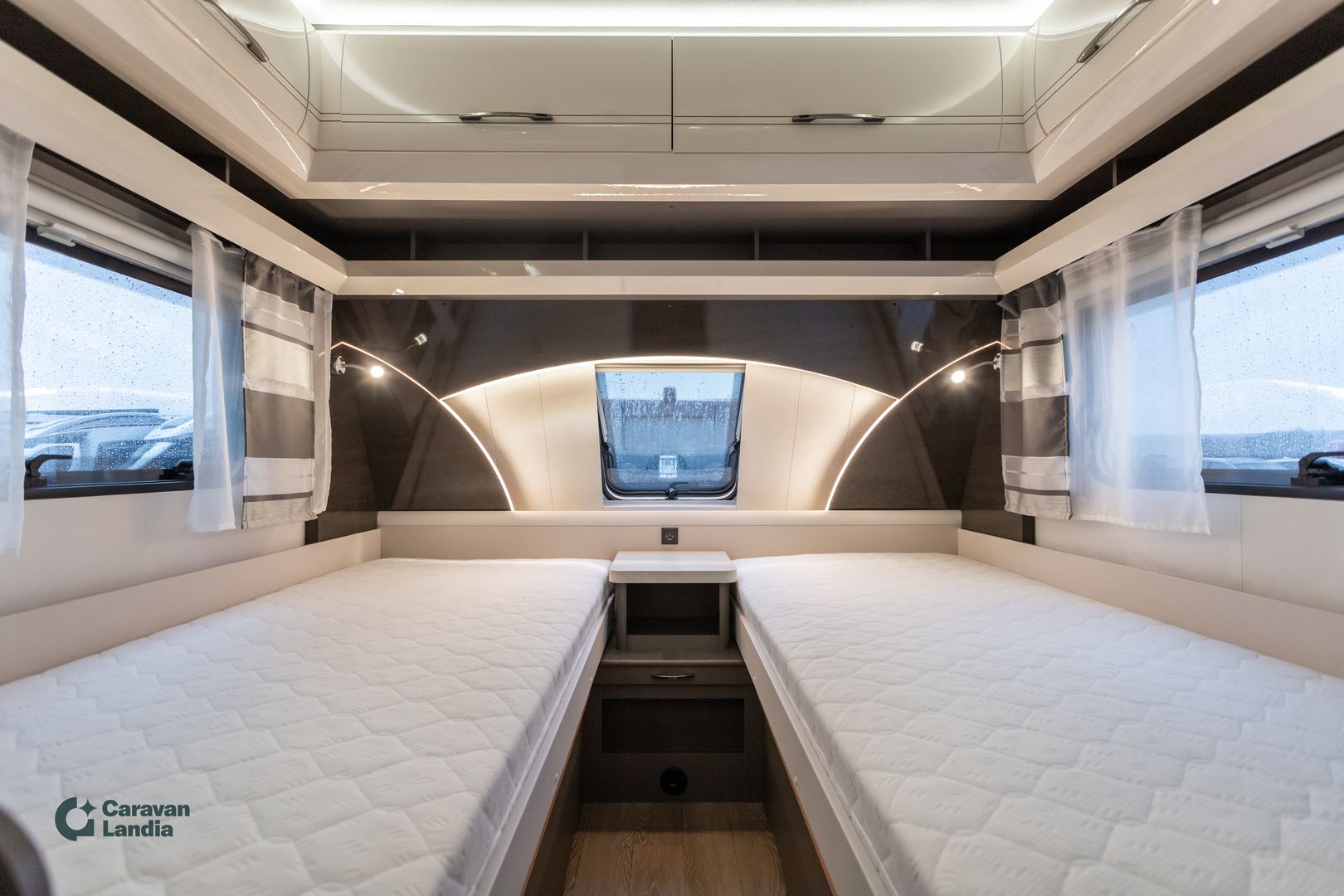 Kuva 14, Hobby 460 SL Excellent ** TRUMA-SÄHKÖPATRUUNA, ERILLISVUOTEET, ILMASTOINTI **