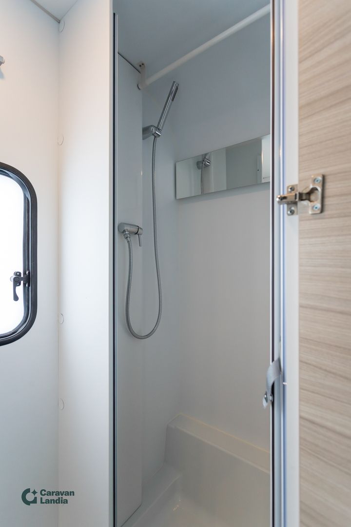 Kuva 14, Adria Altea 552 PK ** TRUMA-SÄHKÖPATRUUNA, 3-KERROSVUODE, PARIVUODE, MARKIISI **