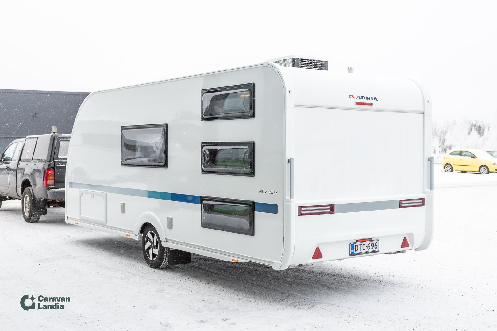 Kuva 4, Adria Altea 552 PK ** TRUMA-SÄHKÖPATRUUNA, 3-KERROSVUODE, PARIVUODE, MARKIISI **