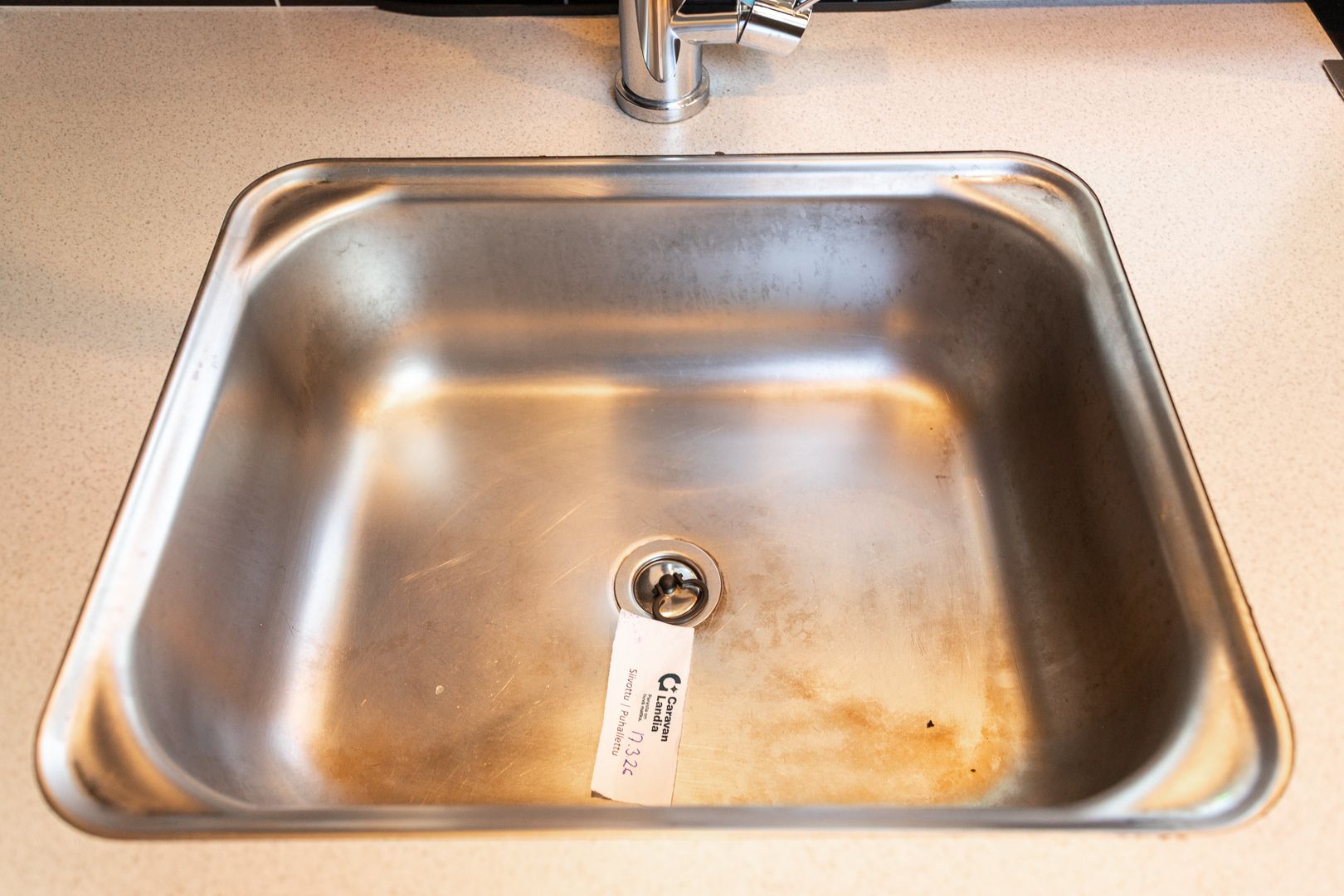 Kuva 15, Polar 560 TDB ** ALDE (KAASU/SÄHKÖ), L-KEITTIÖ, HARVINAINEN LAYOUT **