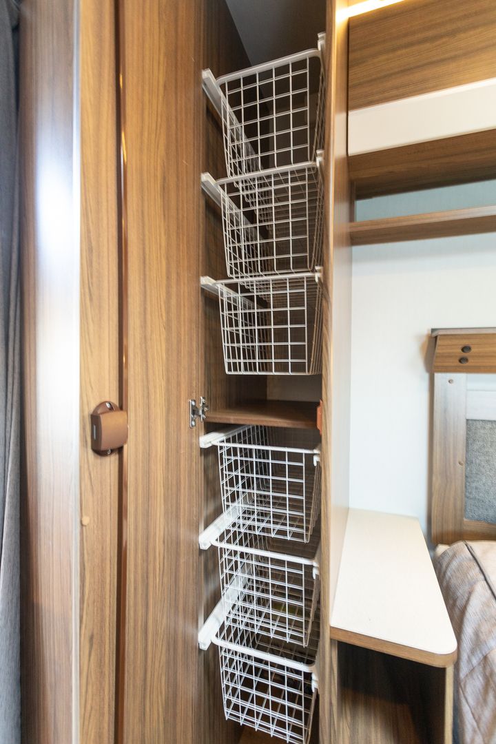 Kuva 23, Polar 560 TDB ** ALDE (KAASU/SÄHKÖ), L-KEITTIÖ, HARVINAINEN LAYOUT **