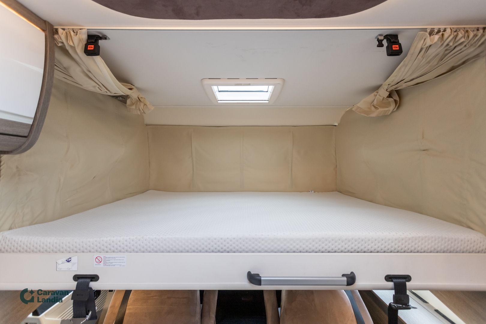 Dethleffs Magic Edition I 003 DBM 2.3 Mjet 130hv ** ALDE, SAAREKEVUODE, HUBBET-YLÄVUODE, 2X ILMASTOINTI **, kuva 19