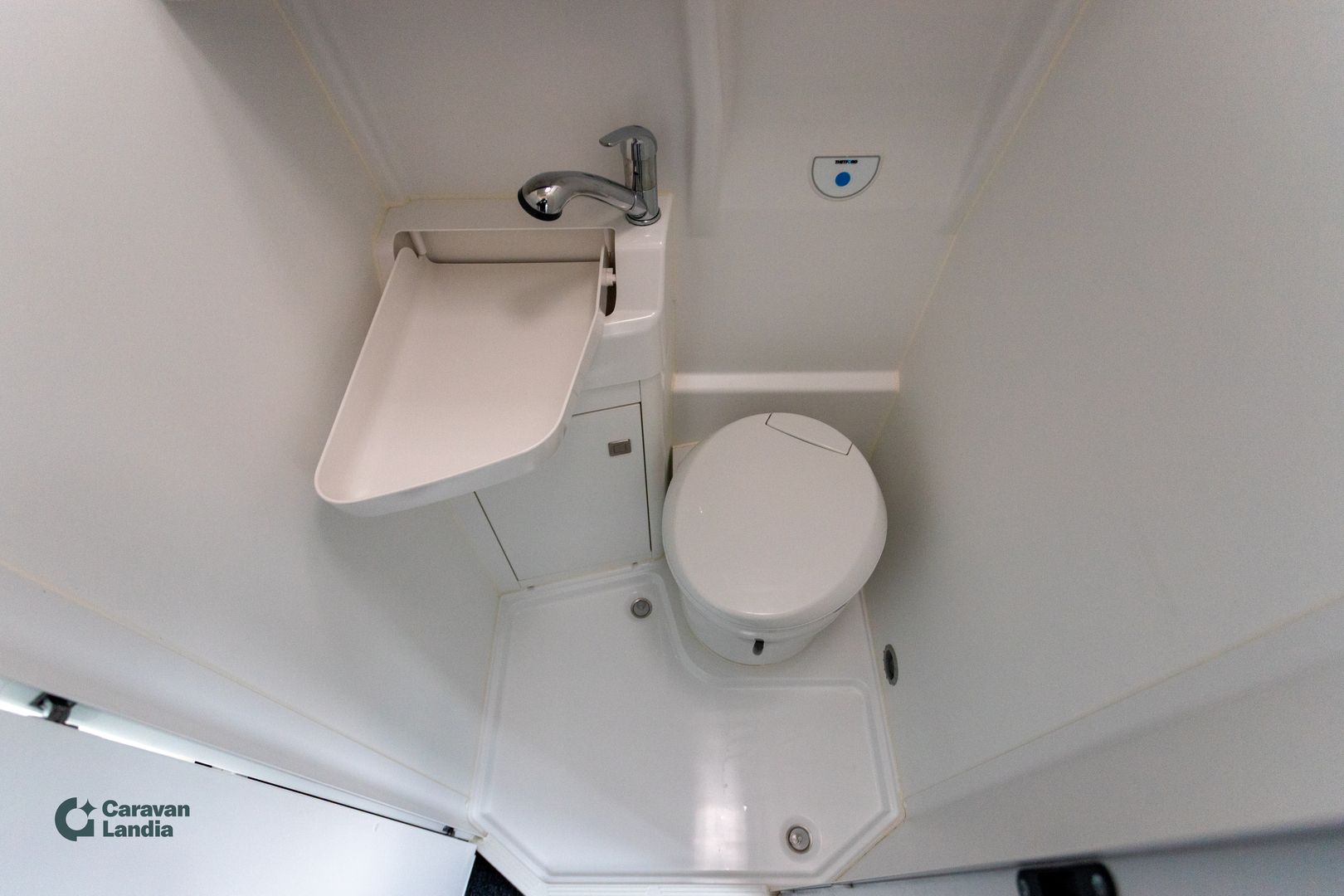 Kuva 14, Volkswagen Grand California 600 2.0 TDI 180hv ** TRUMA, PARIVUODE, YLÄVUODE, MARKIISI **