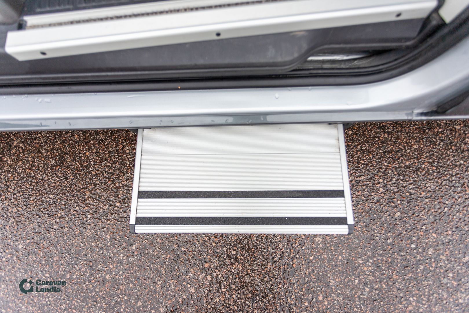 Volkswagen Grand California 2.0 TDI 180hv ** TRUMA, PARIVUODE, YLÄVUODE, MARKIISI **, kuva 22