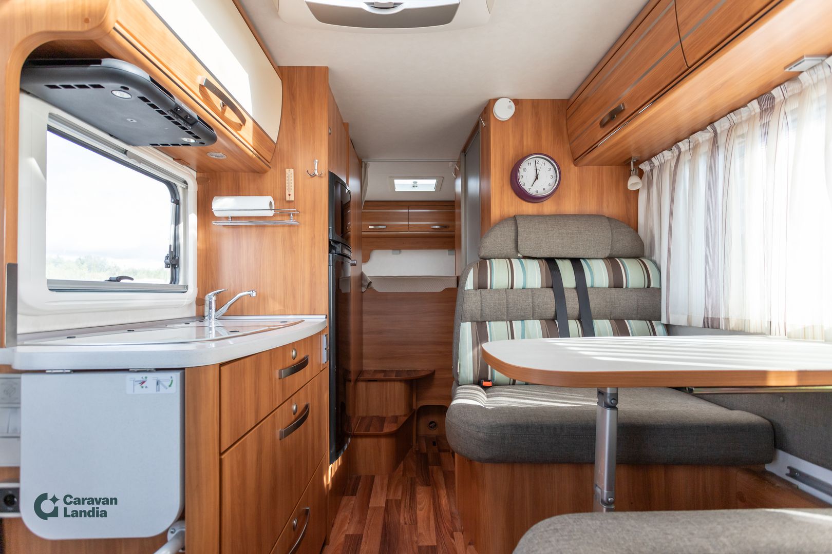 Kuva 7, Hymer Exis 644 2.3 Mjet 150hv ** TRUMA-SÄHKÖPATRUUNA, PARIVUODE, HUBBET-YLÄVUODE, MARKIISI **