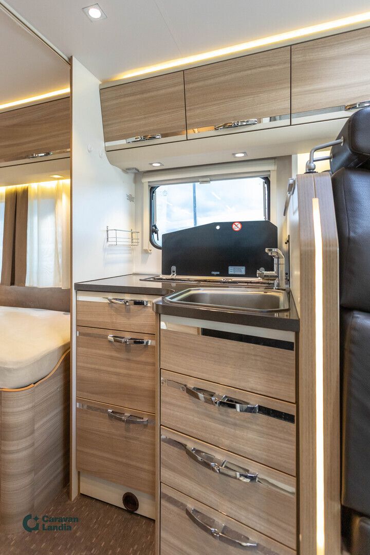 Kuva 8, Adria Coral Axess S 670 SLT 2.3 Mjet 150hv ** TRUMA-SÄHKÖPATRUUNA, ERILLISVUOTEET, 2X ILMASTOINTI, AUTOMAATTI **