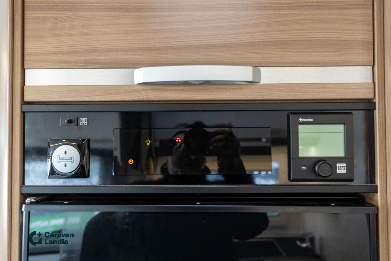 Adria Matrix 670 SL J Edition 2.3 Mjet 140hv ** TRUMA (KAASU/SÄHKÖ), ERILLISVUOTEET, HUBBET LASKUVUODE **, kuva 29