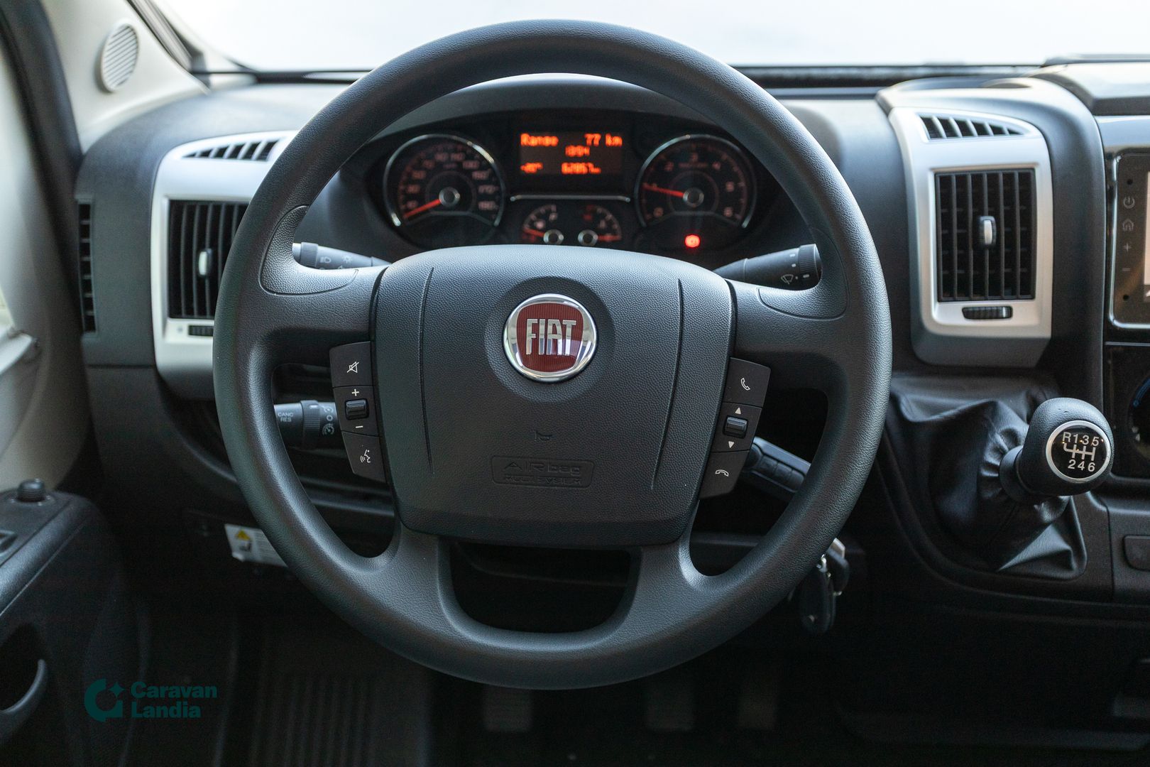 Adria Matrix 670 SL J Edition 2.3 Mjet 140hv ** TRUMA (KAASU/SÄHKÖ), ERILLISVUOTEET, HUBBET LASKUVUODE **, kuva 8