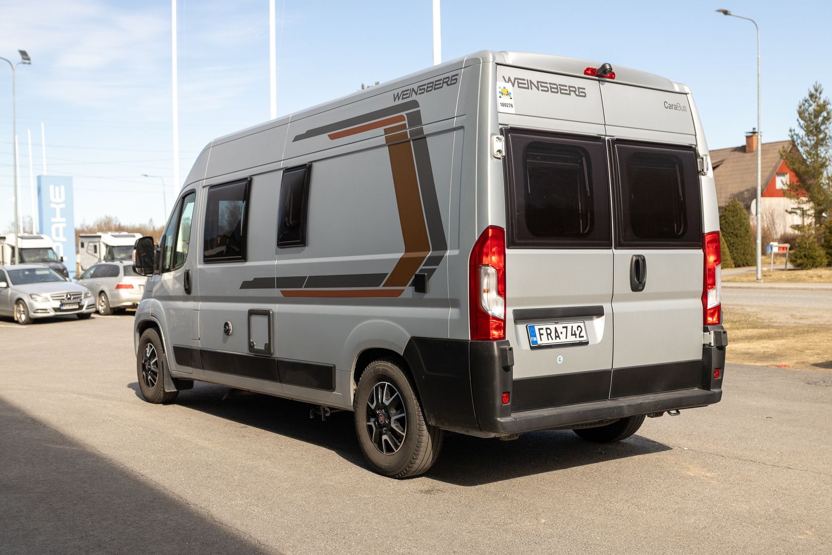 Kuva 4, Weinsberg CaraBus 600 ME 140hv **9-AUTOMAATTI, ERILLISVUOTEET, TRUMA (KAASU/SÄHKÖ)**