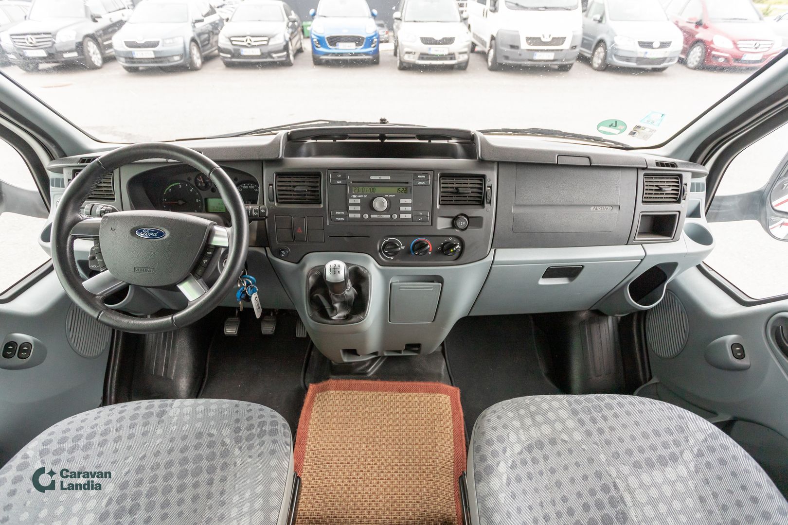 Kuva 5, Eura Mobil PA 580 LS 2.2 TDCi 130hv ** TRUMA-SÄHKÖPATRUUNA, ISO-PÖYTÄRYHMÄ, MARKIISI **