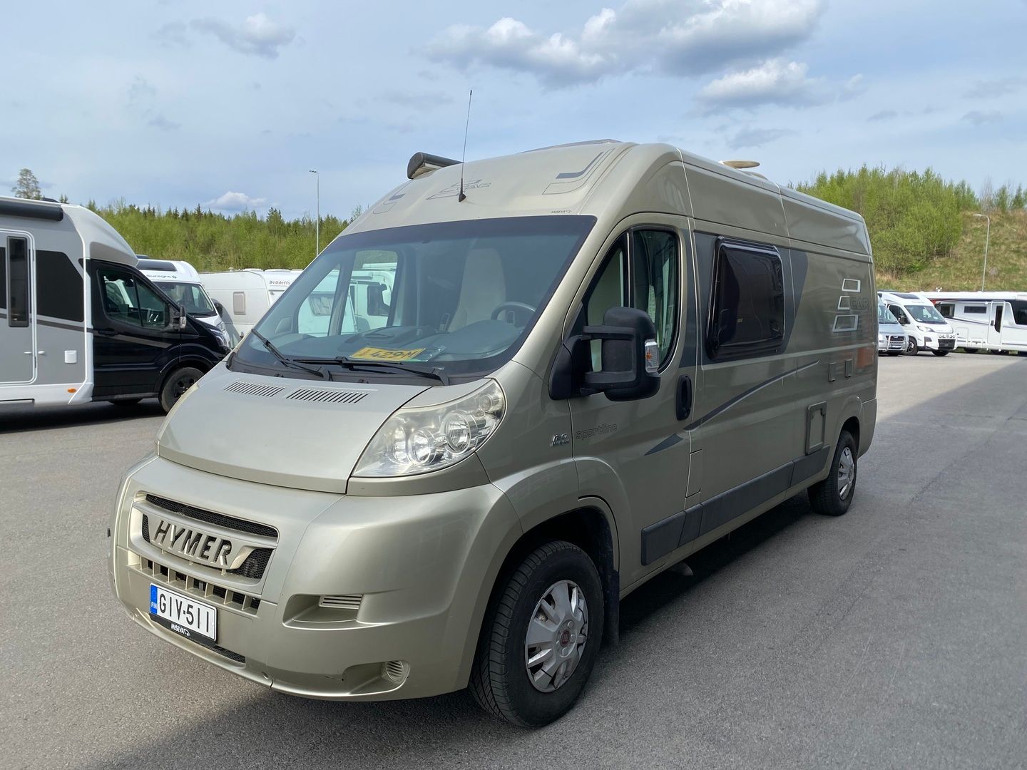 Kuva 2, Hymer Sportline HC 322 ** JUURI TULLUT, DIESEL-TRUMA, KOUKKU, AURINKOPANEELI **