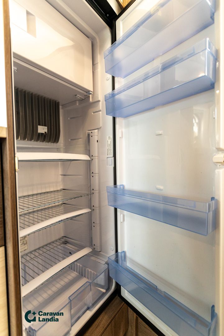 Kuva 14, Burstner Nexxo Time T 690 2.3 Mjet 130hv ** TRUMA-TALVIPAKETTI, ERILLISVUOTEET, MARKIISI **