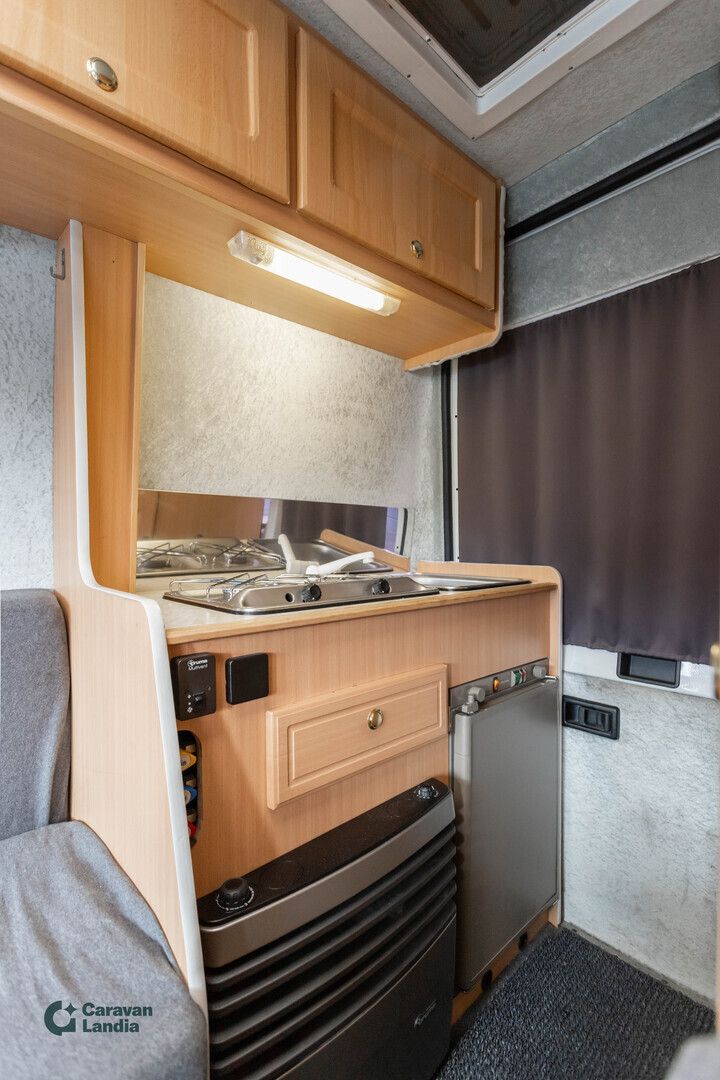 Kuva 8, Casa Car Ducato 2.8 D 87hv ** TRUMA, ISO-PÖYTÄRYHMÄ **