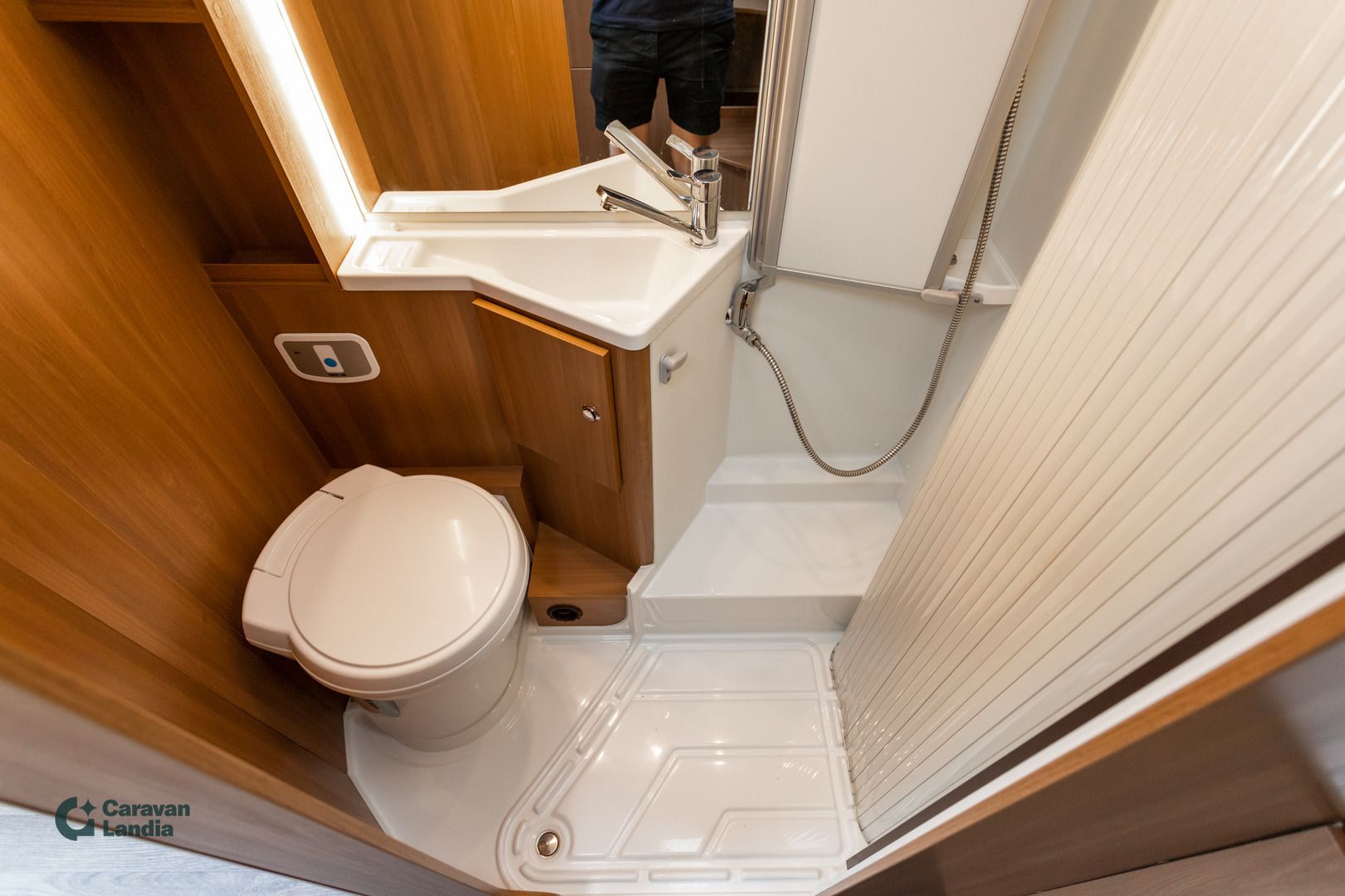 Eura Mobil Profila One 690 HB 2.3 Mjet 130hv ** TRUMA, PARIVUODE, MARKIISI **, kuva 14