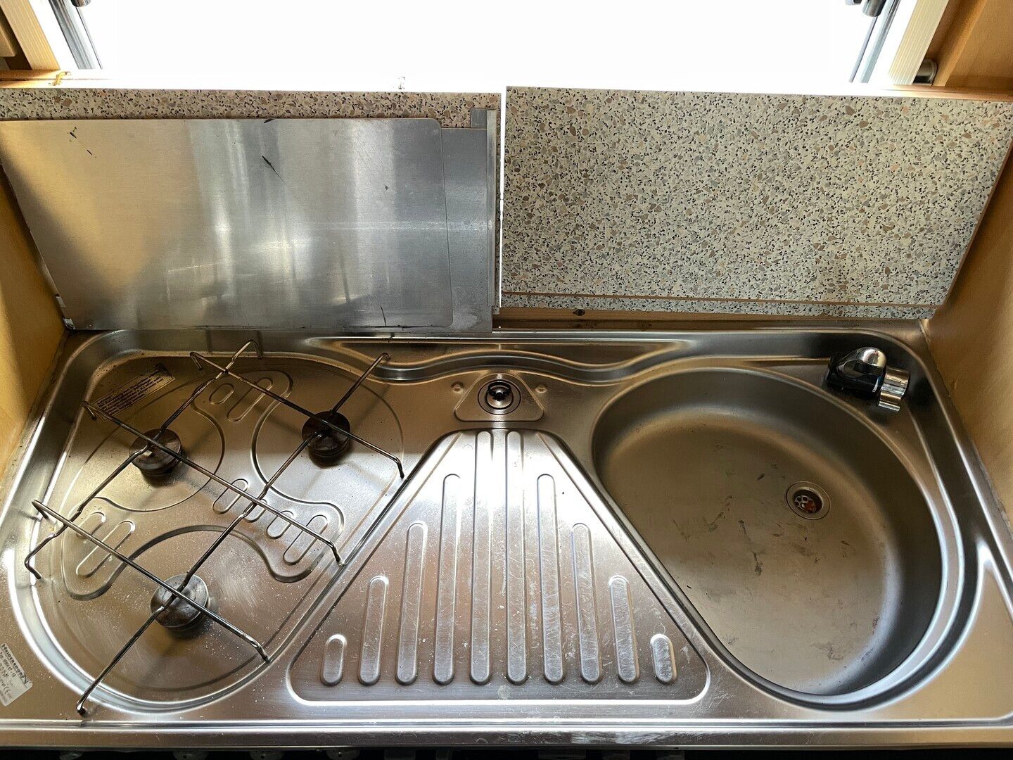 Dethleffs A 5830 2.8 idTD, 120hv ** TRUMA, MARKIISI, PYÖRÄTELINE **, kuva 10