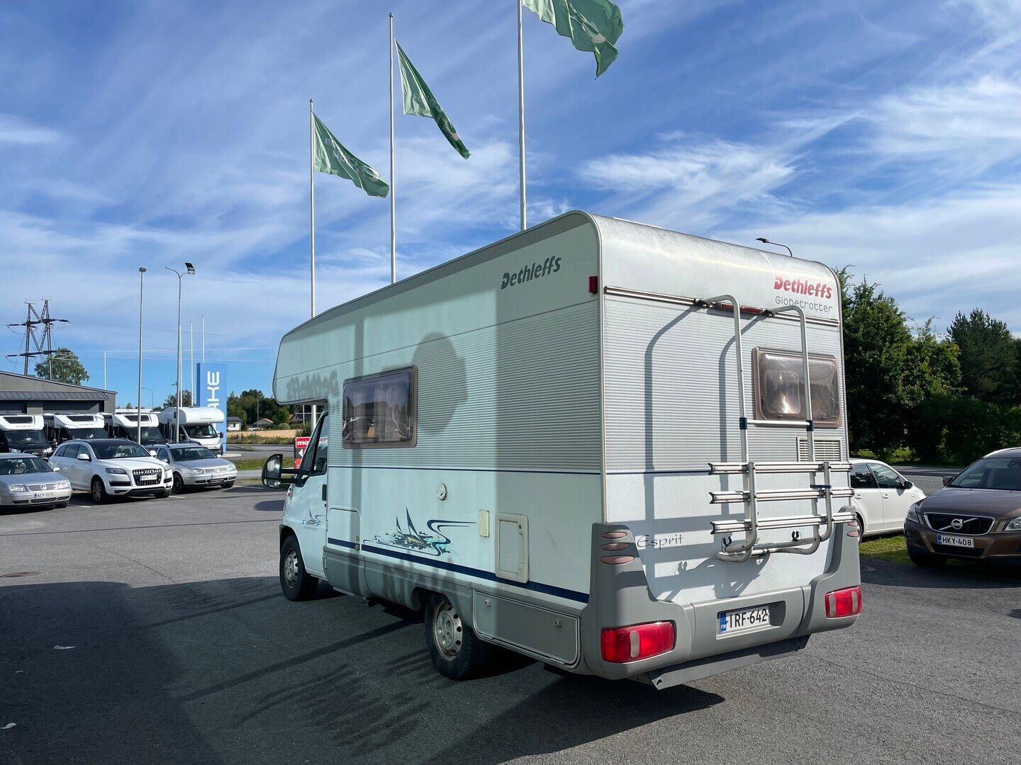 Kuva 3, Dethleffs A 5830 2.8 idTD, 120hv ** TRUMA, MARKIISI, PYÖRÄTELINE **
