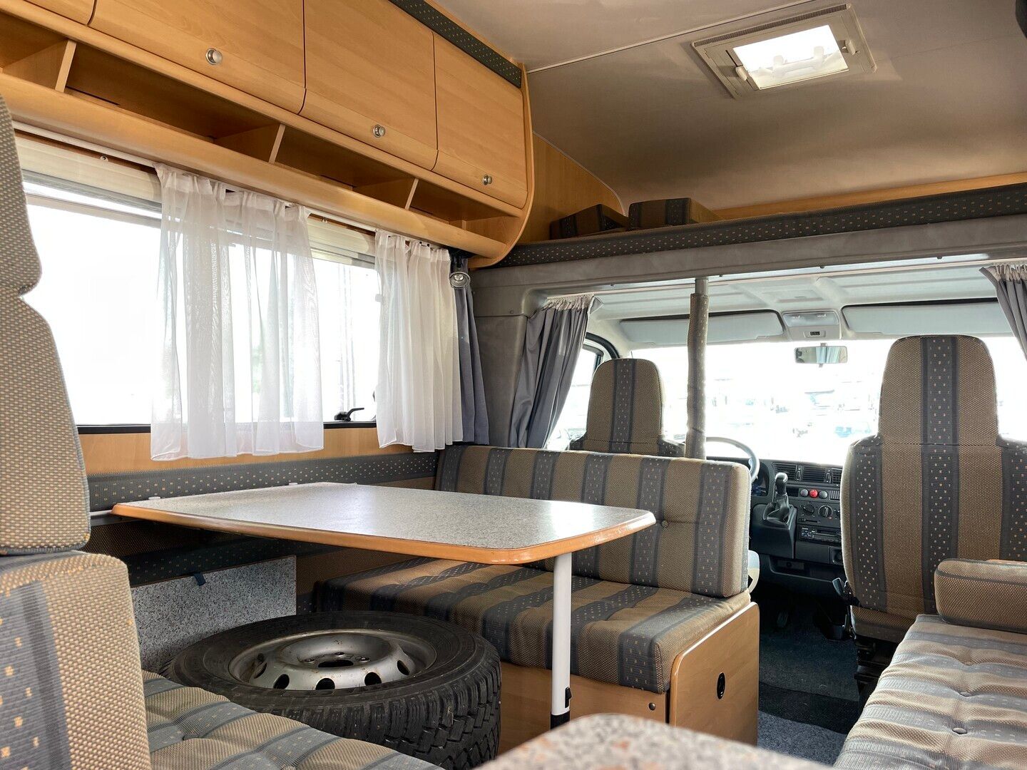 Dethleffs A 5830 2.8 idTD, 120hv ** TRUMA, MARKIISI, PYÖRÄTELINE **, kuva 8