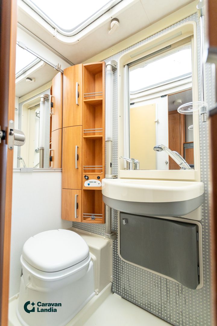 Hymer B644 2.8 JTD 128hv ** AUTOMAATTI, TRUMA, HUBBET LASKUVUODE **, kuva 13