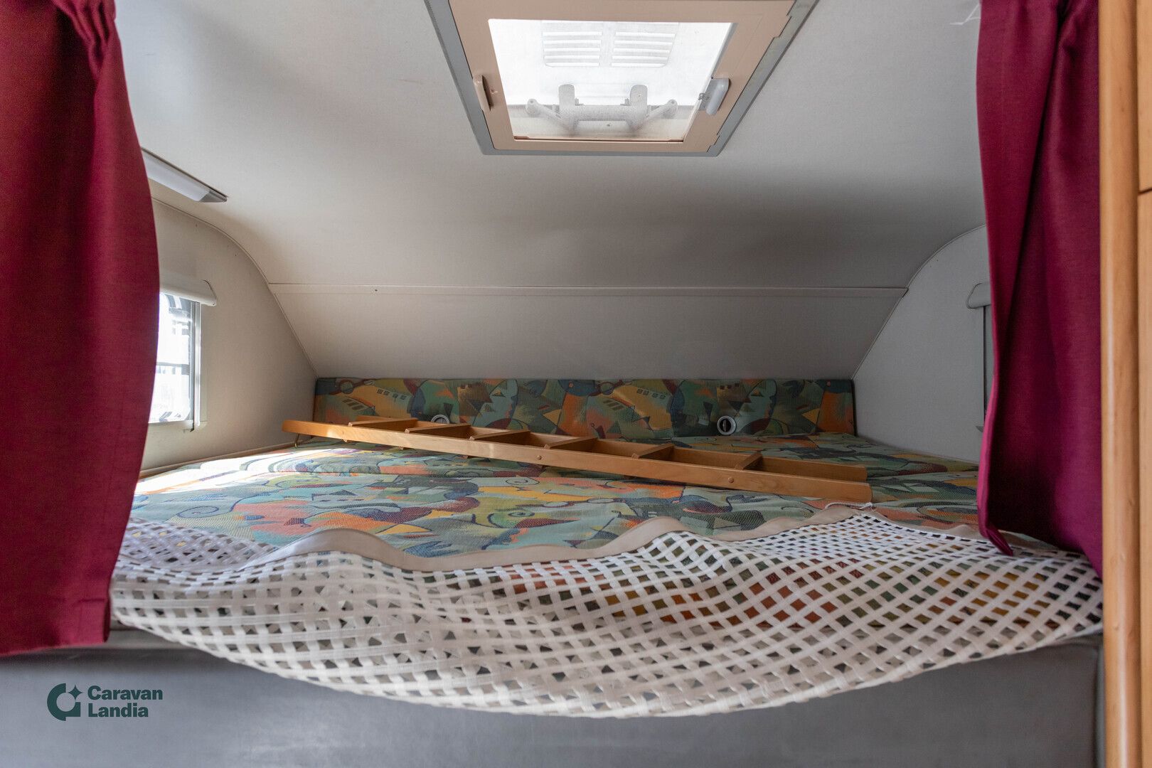 Knaus Traveller C 685 HF 2.8 TDI 120hv ** TRUMA, PARIVUODE, ILMASTOINTI, ISO-PÖYTÄRYHMÄ, MARKIISI **, kuva 14